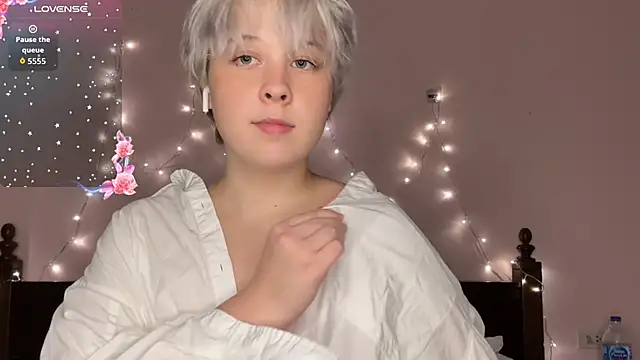 Snapshot of EvaSuunny chatting on January 2026 04:21:02 PM EvaSuunny online show from January 2026 04:21:02 PM