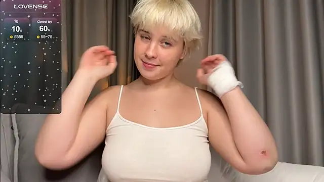 EvaSuunny online show from April 2026 06:13:02 PM