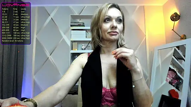 Snapshot of Monika-peach chatting on June 2026 09:20:02 PM Monika-peach online show from June 2026 09:20:02 PM