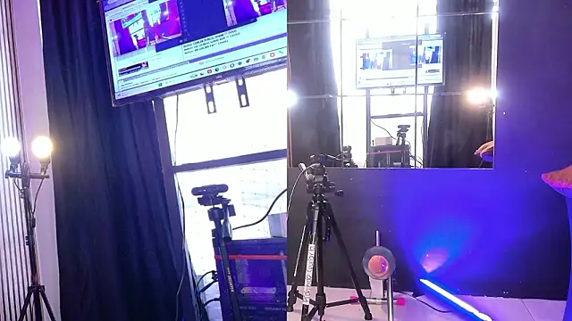 Hiddenhotcake online show from February 2026 08:20:01 PM