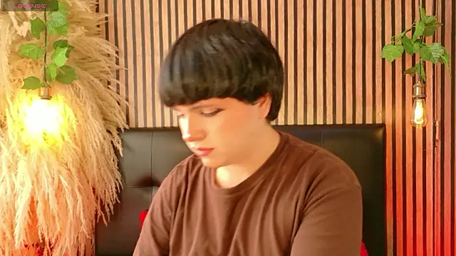 Hiddenhotcake online show from March 2026 06:37:02 PM