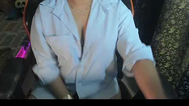 Snapshot of Tannushree chatting on February 2026 05:56:02 PM Tannushree online show from February 2026 05:56:02 PM