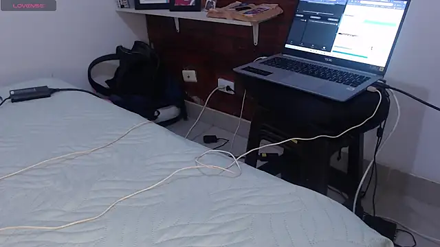 AuraFuego online show from May 2026 12:42:01 AM