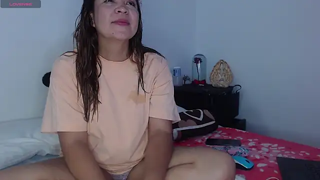 AuraFuego online show from May 2026 01:55:02 PM