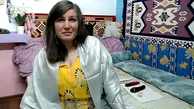 Adelinemilf online show from April 2026 10:31:01 AM