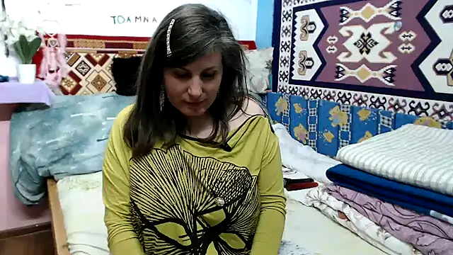 Adelinemilf online show from March 2026 12:43:01 PM