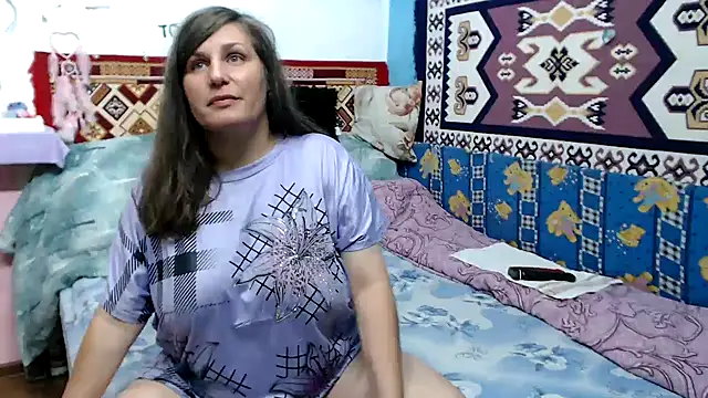 Adelinemilf online show from June 2026 12:14:01 PM