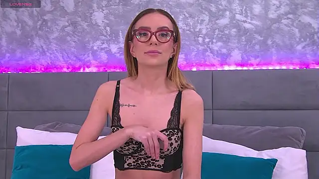 CindyBlondie online show from March 2026 06:02:01 AM