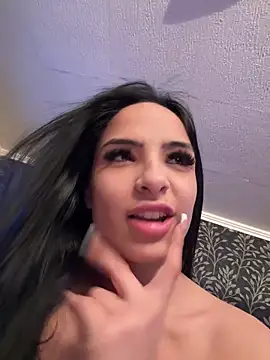 Evelin199 online show from April 2026 05:30:01 PM