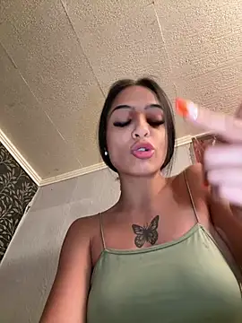 Evelin199 online show from June 2026 07:00:02 PM