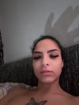 Evelin199 online show from May 2026 06:53:02 AM
