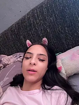 Evelin199 online show from April 2026 10:44:01 AM