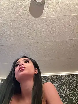 Evelin199 online show from May 2026 06:59:02 PM