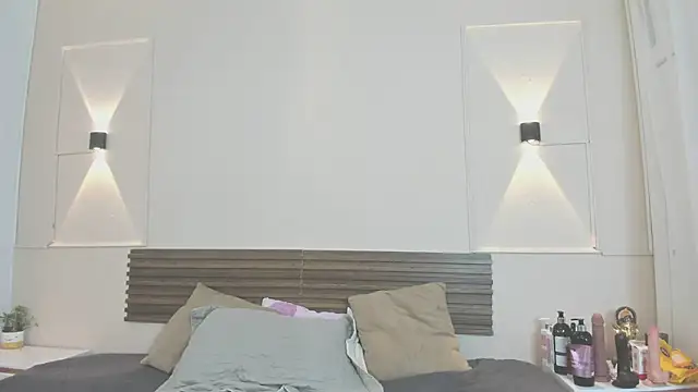 mia gold  online show from July 2026 06:52:01 PM
