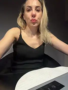 ElenaWhitmore online show from March 2026 11:33:02 PM