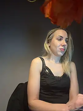 ElenaWhitmore online show from March 2026 10:21:01 PM