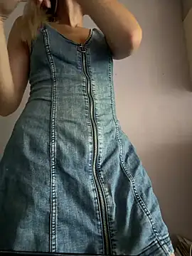 ElenaWhitmore online show from August 2026 04:23:01 PM