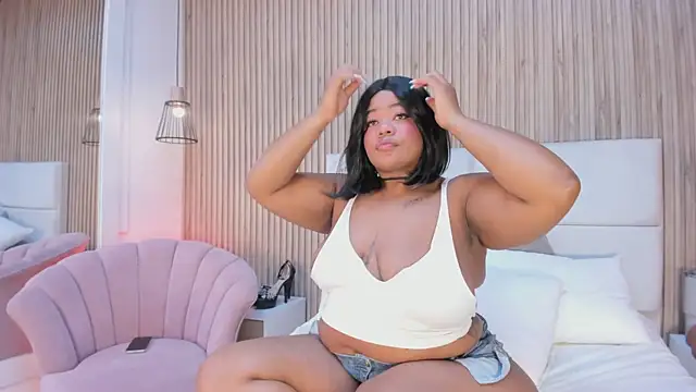 Snapshot of rachell_queen_ chatting on May 2026 01:45:01 PM rachell queen online show from May 2026 01:45:01 PM