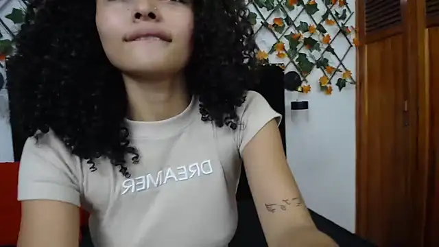 vsamanthaper1 online show from April 2026 08:05:02 PM