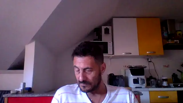 Snapshot of colosone chatting on May 2026 08:41:02 AM colosone online show from May 2026 08:41:02 AM