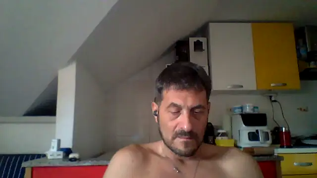 Snapshot of colosone chatting on May 2026 06:39:02 AM colosone online show from May 2026 06:39:02 AM