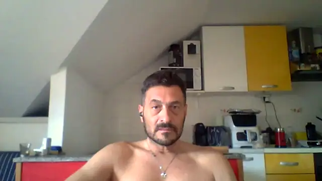 Snapshot of colosone chatting on May 2026 06:31:02 AM colosone online show from May 2026 06:31:02 AM