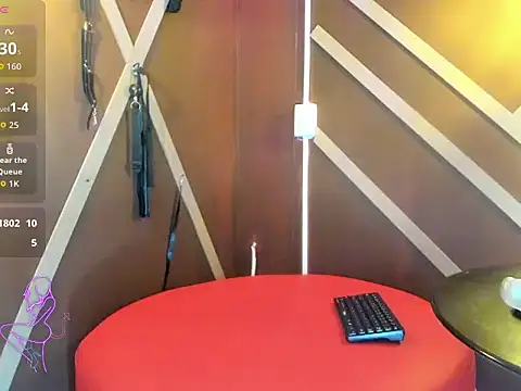 EvelynMoore   online show from January 2026 11:08:01 PM