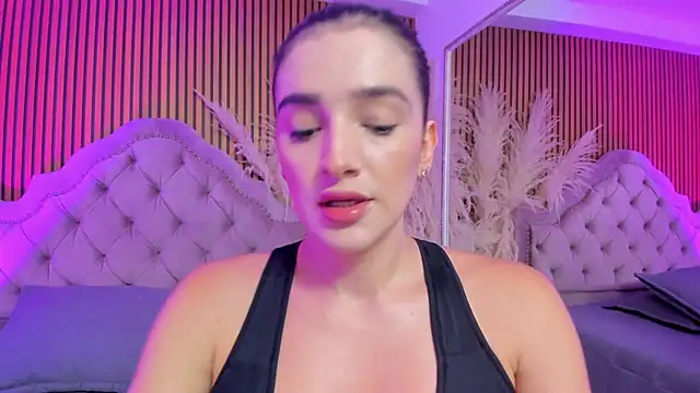 Violett hott  online show from March 2026 12:24:01 PM