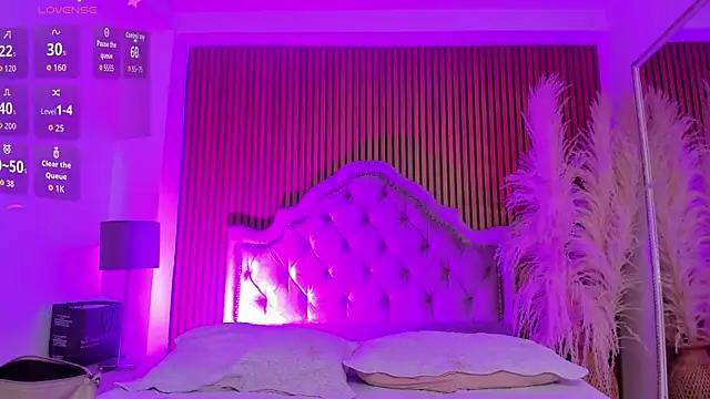 Violett hott  online show from February 2026 01:30:01 PM