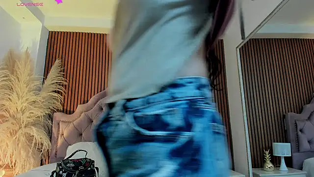 Violett hott  online show from March 2026 12:38:01 PM