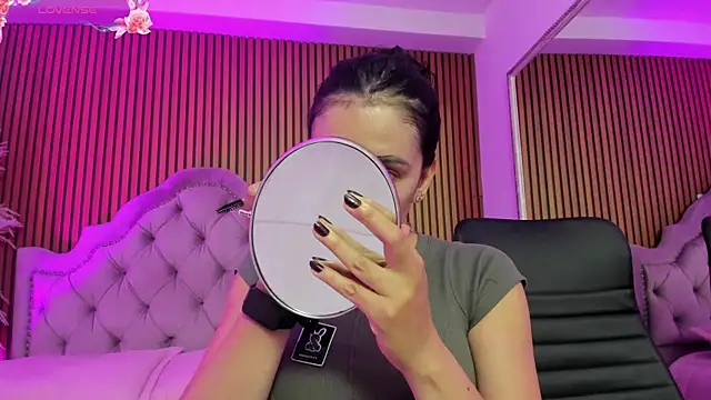 Violett hott  online show from March 2026 12:29:02 PM