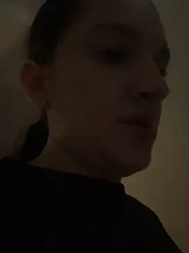 Violett hott  online show from April 2026 12:06:02 PM