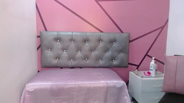 Little18Doll online show from May 2026 10:03:01 PM