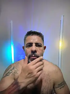 wolfbucker online show from April 2026 06:15:01 AM