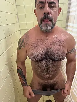 wolfbucker online show from February 2026 06:30:01 PM