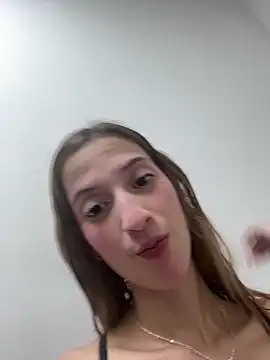 emilywilliis online show from February 2026 01:00:01 PM