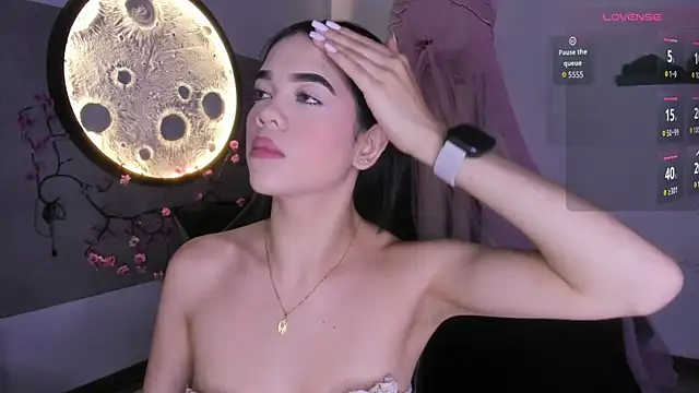 Luna  02 online show from March 2026 11:38:02 AM