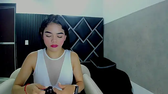 Snapshot of Luna__02 chatting on July 2026 12:00:02 PM Luna 02 online show from July 2026 12:00:02 PM