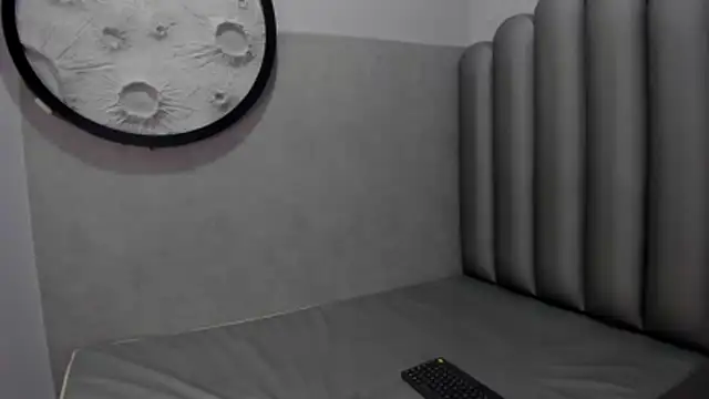 Luna  02 online show from February 2026 11:55:02 AM