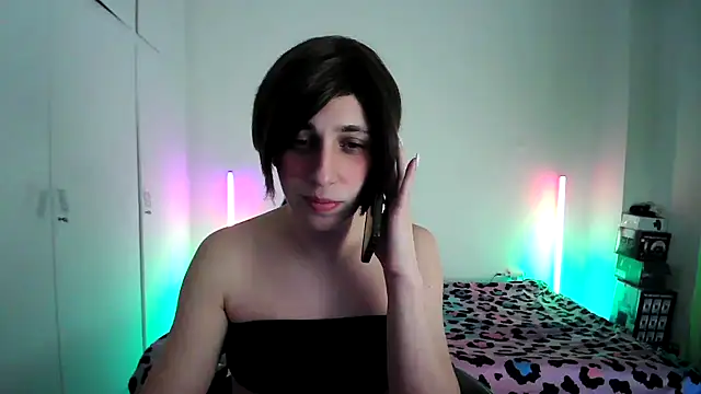 HoneyValentine online show from April 2026 06:47:01 PM