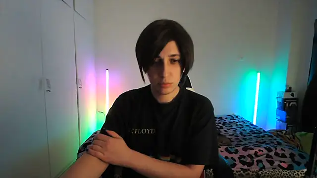 HoneyValentine online show from May 2026 08:01:01 PM