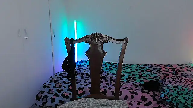 Snapshot of HoneyValentine chatting on February 2026 07:55:01 AM HoneyValentine online show from February 2026 07:55:01 AM