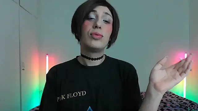 Snapshot of HoneyValentine chatting on February 2026 11:25:02 PM HoneyValentine online show from February 2026 11:25:02 PM