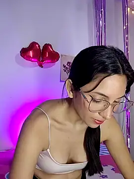 FrierenHot online show from February 2026 01:00:01 PM