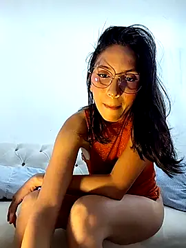 FrierenHot online show from April 2026 06:32:01 PM