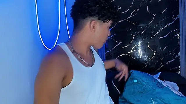 jamescurly00 online show from January 2026 02:07:01 AM