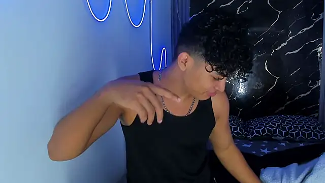 jamescurly00 online show from January 2026 11:11:02 PM