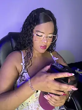 Snapshot of Antonella_03s chatting on June 2026 04:46:02 AM Antonella 03s online show from June 2026 04:46:02 AM