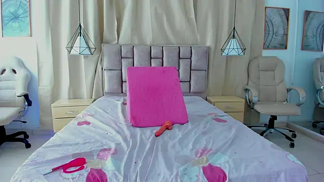 scarlettjohnson  online show from April 2026 01:35:02 PM