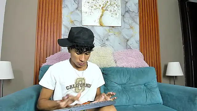 MAPOLA GREAT online show from April 2026 01:11:02 AM